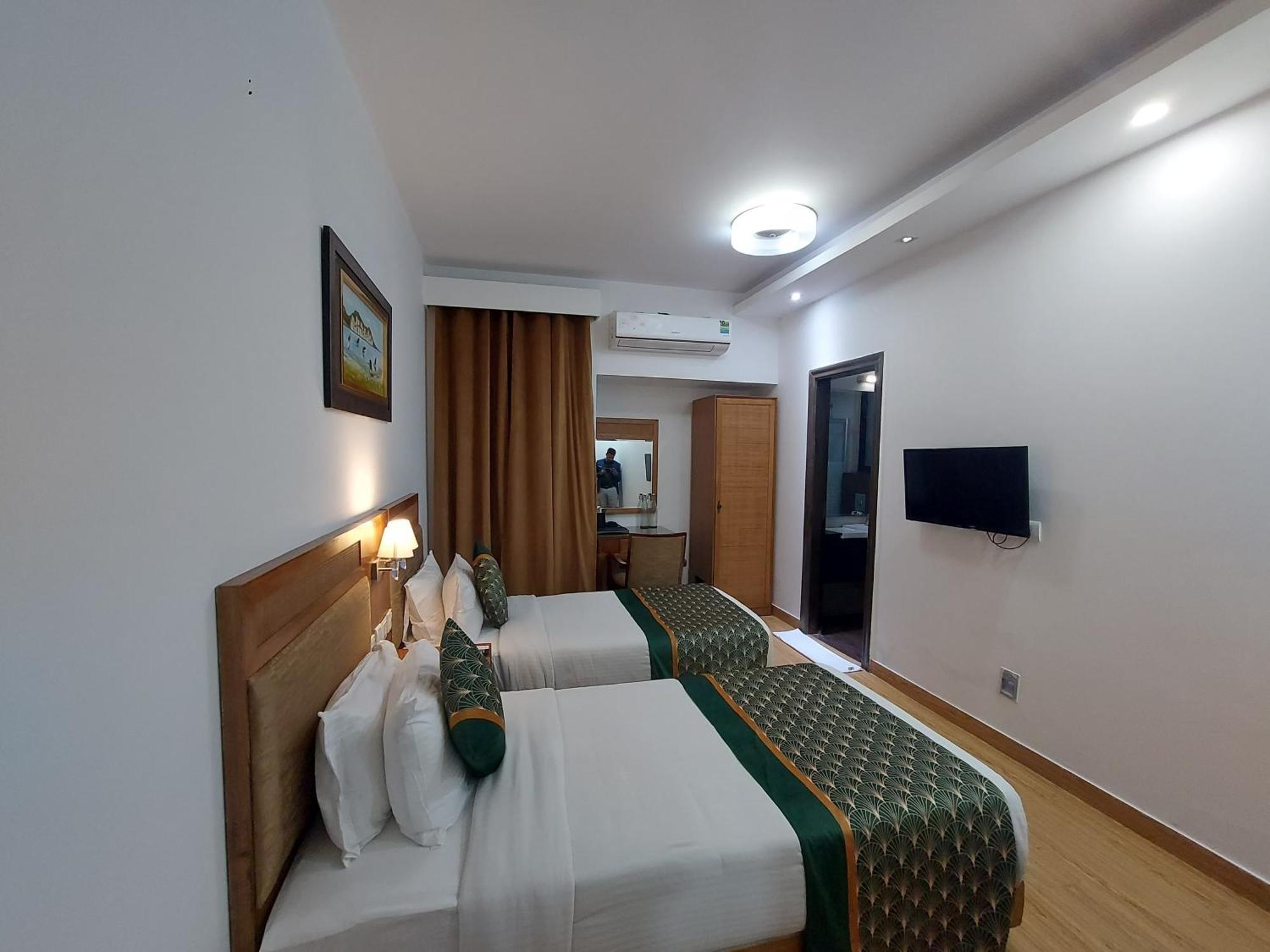 Premier By Opo 4*